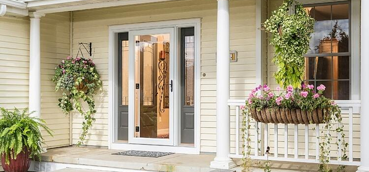 screen door installation in Encinitas